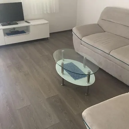 Ana * مالينسكا