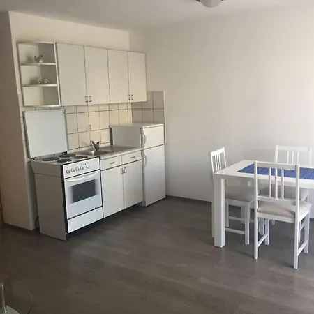 Ana * مالينسكا